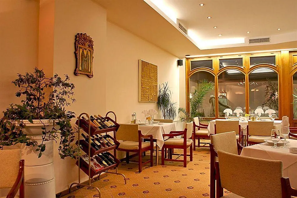 Geneva Hotel Szófia 4*,